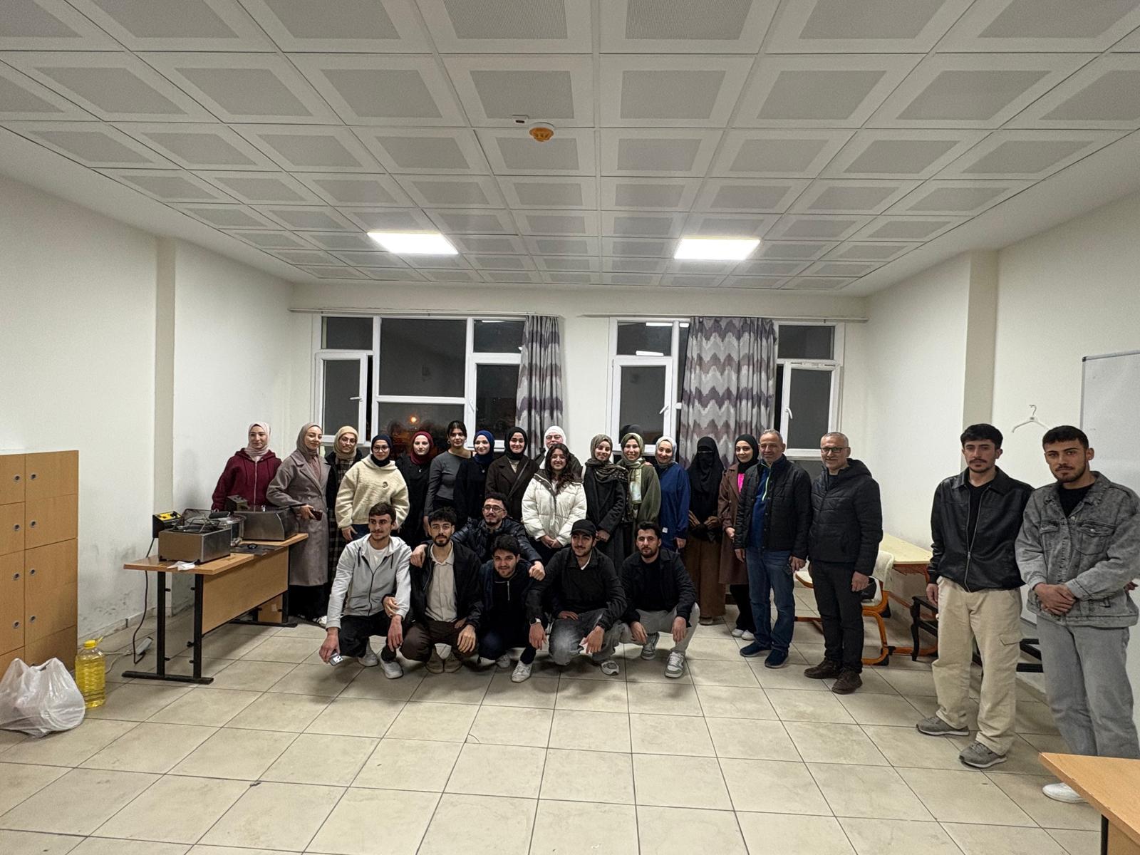 Diriliş Derneği Yetim İftarı Düzenledi