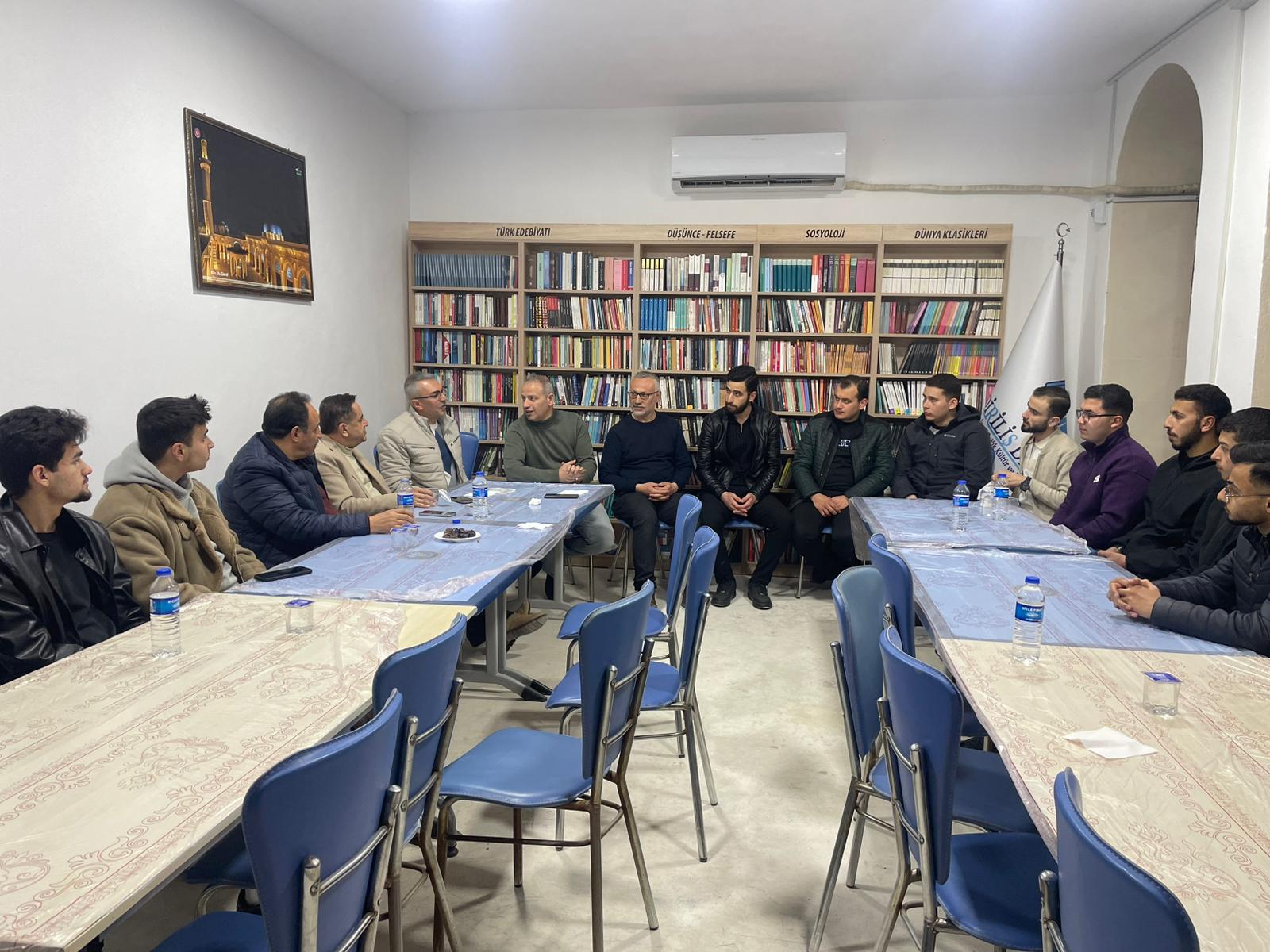 Diriliş Derneği Ev Sahipliğinde UDEF Öğrencileri ile İftar Programı